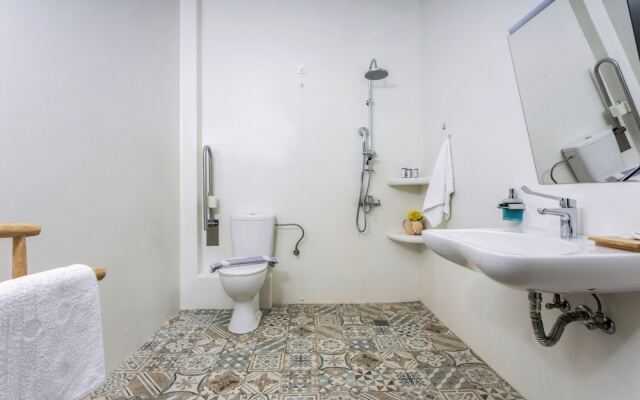 Alsea Seafront Apartments