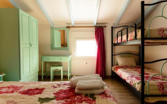 Eleni Apartments