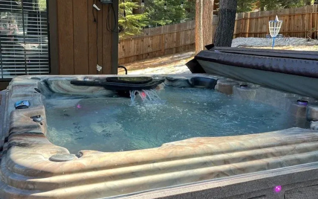 1760t Thunderbird Cabin 3 Bedroom Home