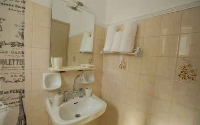 Ilaeira rooms