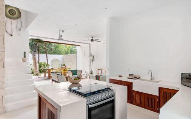 Villa Ujo 100 mb WiFi 2 Private Pools