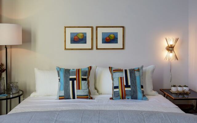 Kinn Guesthouse Bay View