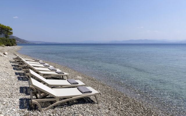 Aura Loutraki Villa