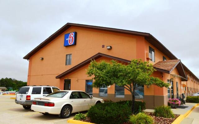 Motel 6 Marshalltown, IA