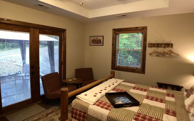 Walnut Waters Bed & Breakfast