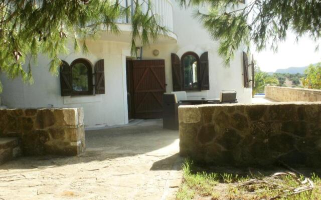 Charly Point Villa
