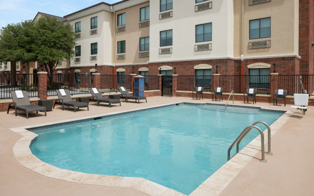 Holiday Inn Express And Suites Midland