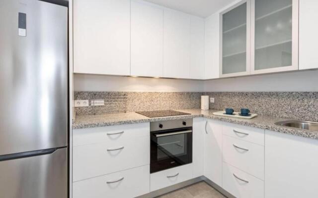 Triana Pages Oasis by Valcambre