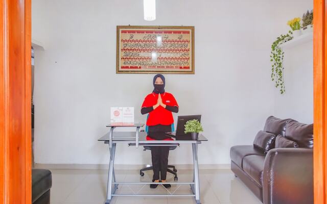 Wisma Bambu Syariah by  OYO Rooms