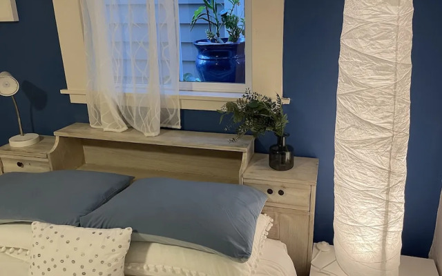 B-Love's Guest House