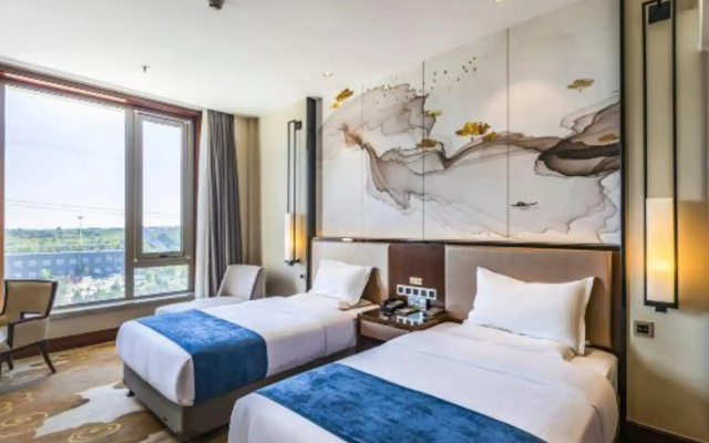 Lincheng Chenguang Hotel