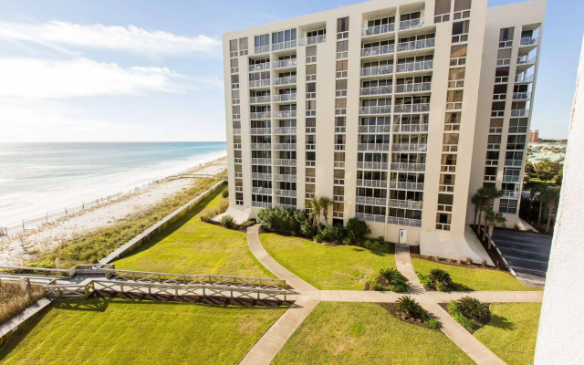 Shoreline Towers by Holiday Isle