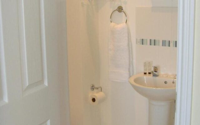 Breakers Bed & Breakfast