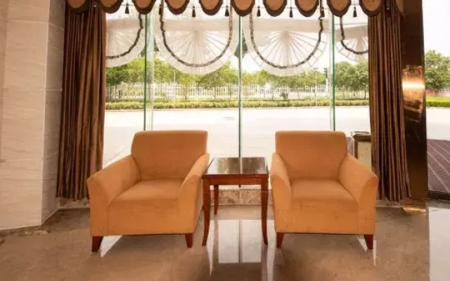 Huaibei Longhu Business Hotel