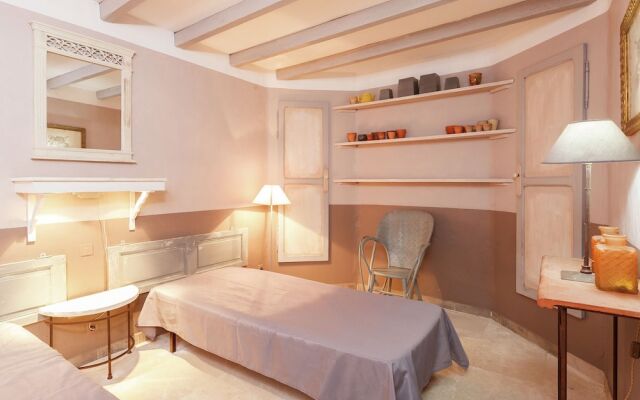 Rustic Cottage in Oppede With Shared Pool