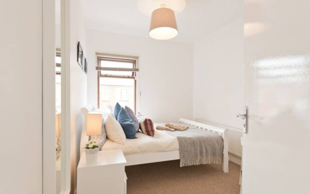2 Bedroom Riverside Apartment