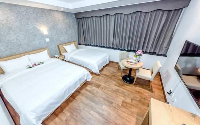 Leslie Hotel