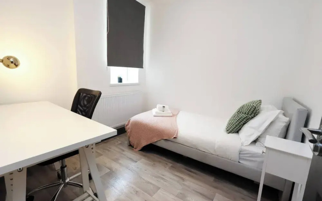 Luxury Living, Central Spot