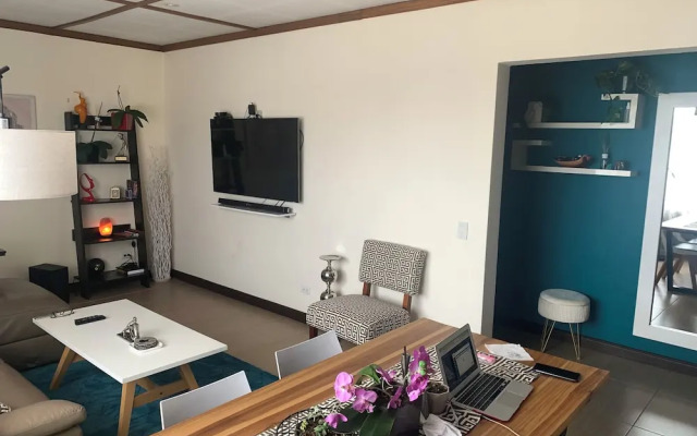 Large And Cosy Apartment With Private Garden