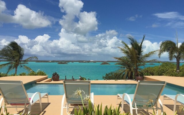 Breezy Palms Villa