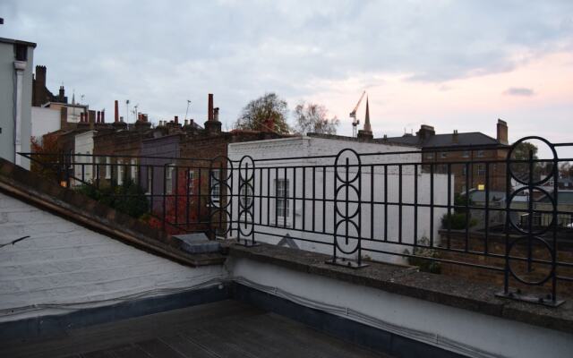 Home With Roof Terrace Hampstead Village