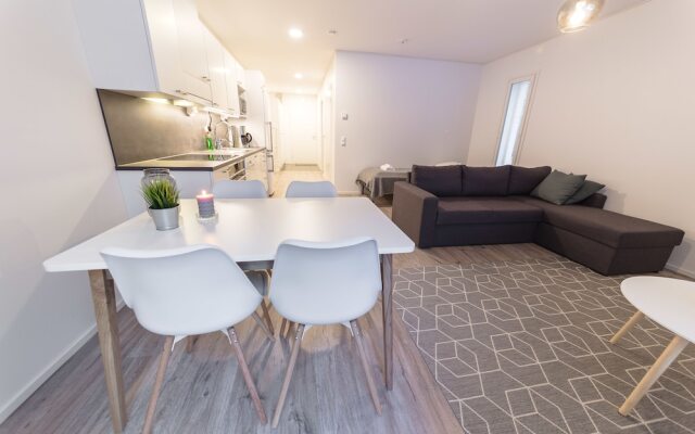 SSA Spot spacy 2-room apt ID 5003B1