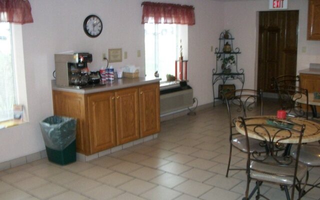 Budget Host Westgate Inn