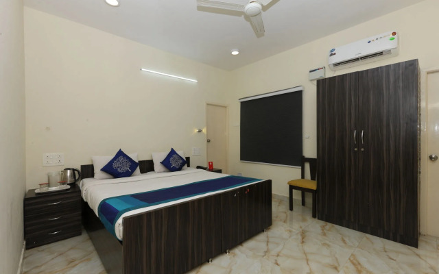 The ECR Grand Residency by OYO Rooms