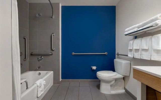 Spark by Hilton Artesia