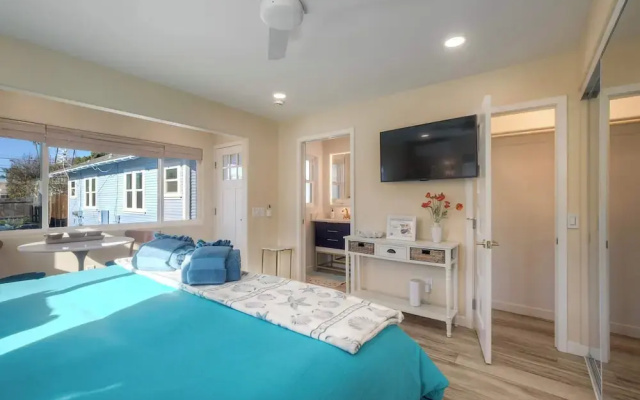 Monarch Cove - Unit B  For 2ppl