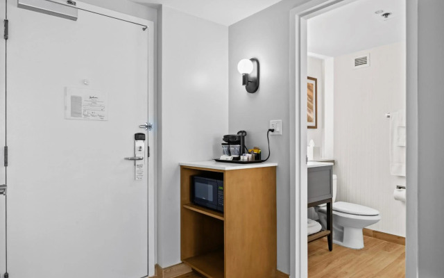 Doubletree By Hilton New York Jfk Airport Hotel