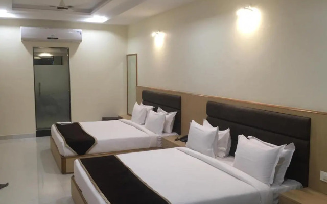 Hotel Aarunya Royale