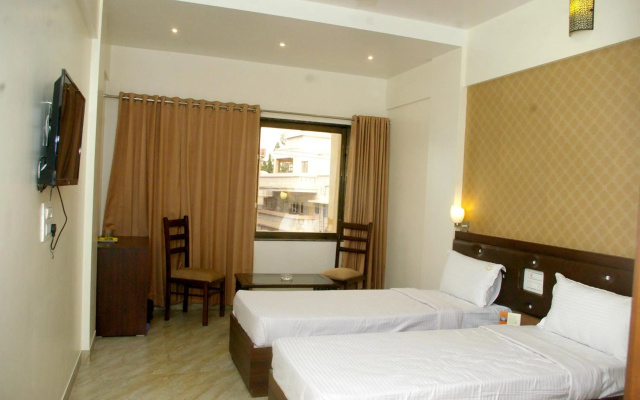 Hotel Gulmohar Pride – Guest Rooms – Ahmednagar