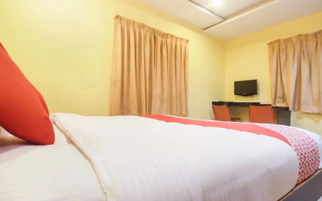 Rashi Farms by OYO Rooms
