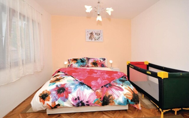 Stunning Home in Marina With Wifi and 2 Bedrooms