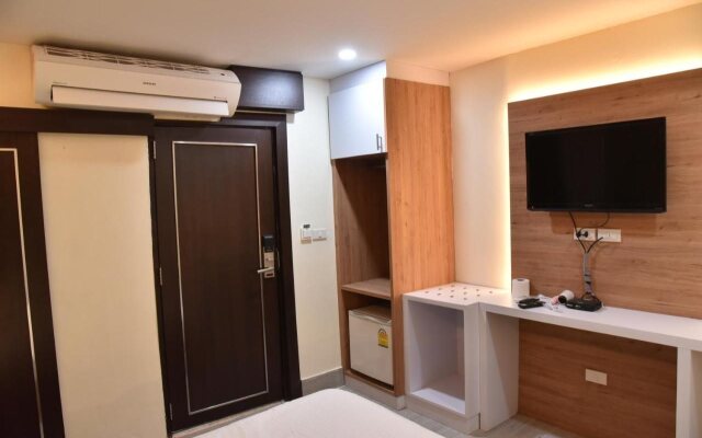 Rose Nana Hotel