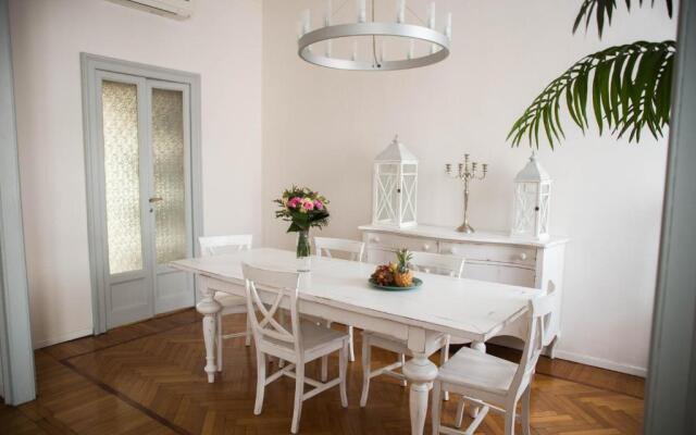 Adelaide Central Apartment