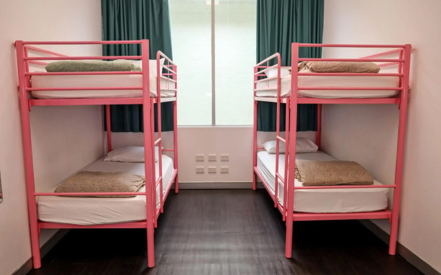 Nomads Sydney - Hostel