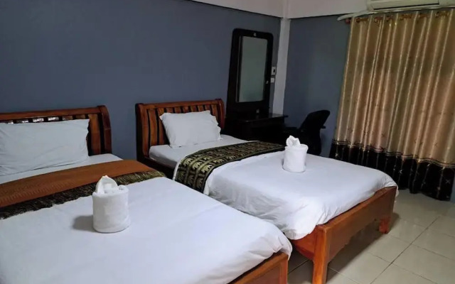 Ruenthai Ayutthaya Resort And Restaurant