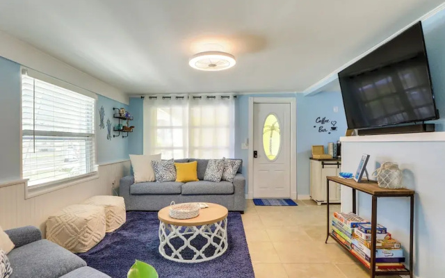 2 Mi to Bradenton Beach: Water-view Home w/ BBQ