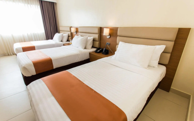 Royce Hotel & Casino