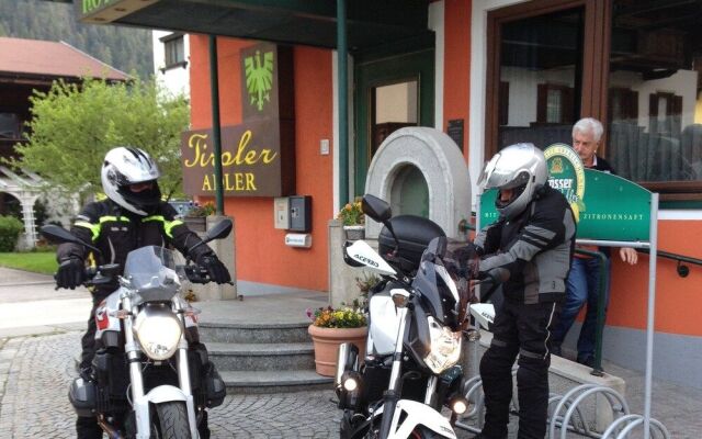 Hotel Tiroler ADLER Bed & Breakfast