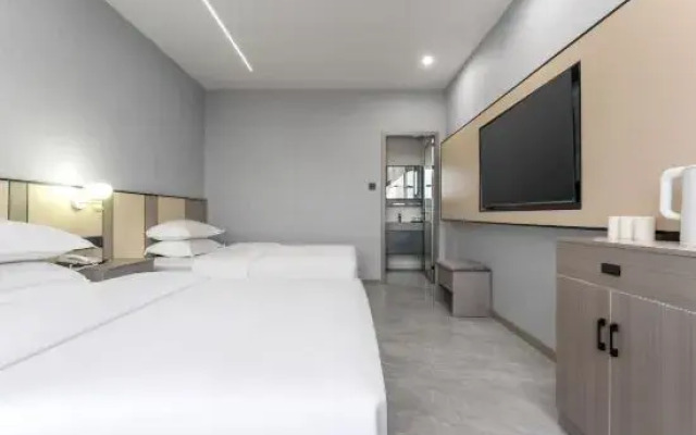 Tongchuang Ejia Chain Hotel (Gushi Xinhe Century City Store)