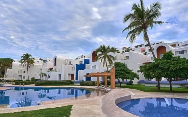 Spectacular Condo With Ocean View By SAMOTOGO Group