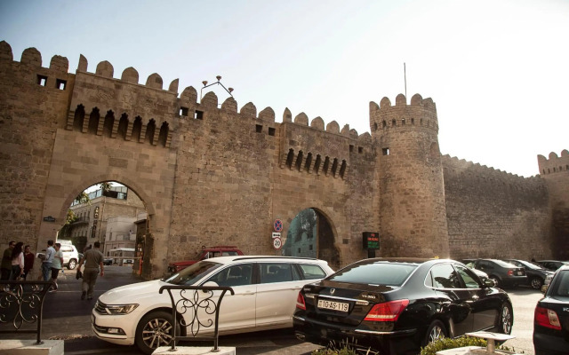 Cozy Old City Apartment
