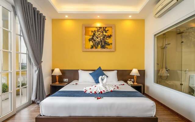 Triple Riverside Villa Hotel Hoian