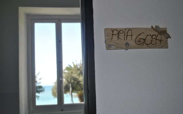 Al Piccolo Scoglio - Room & Breakfast