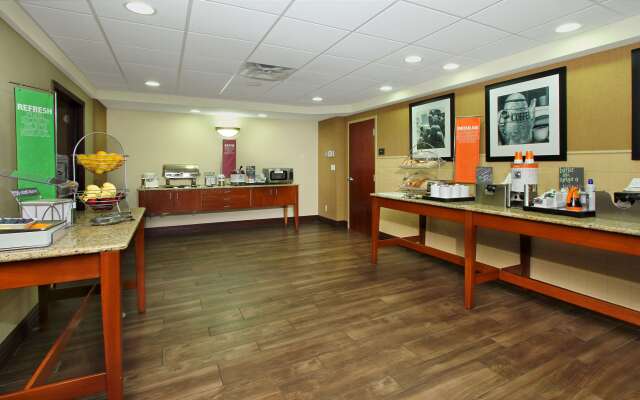 Hampton Inn & Suites Madisonville