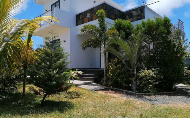 3 bedrooms villa at Calodyne 500 m away from the beach with private pool garden and wifi