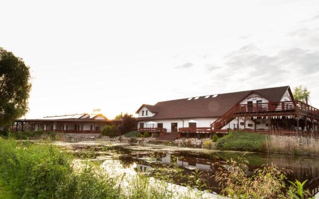 Nenufar Club Hotel